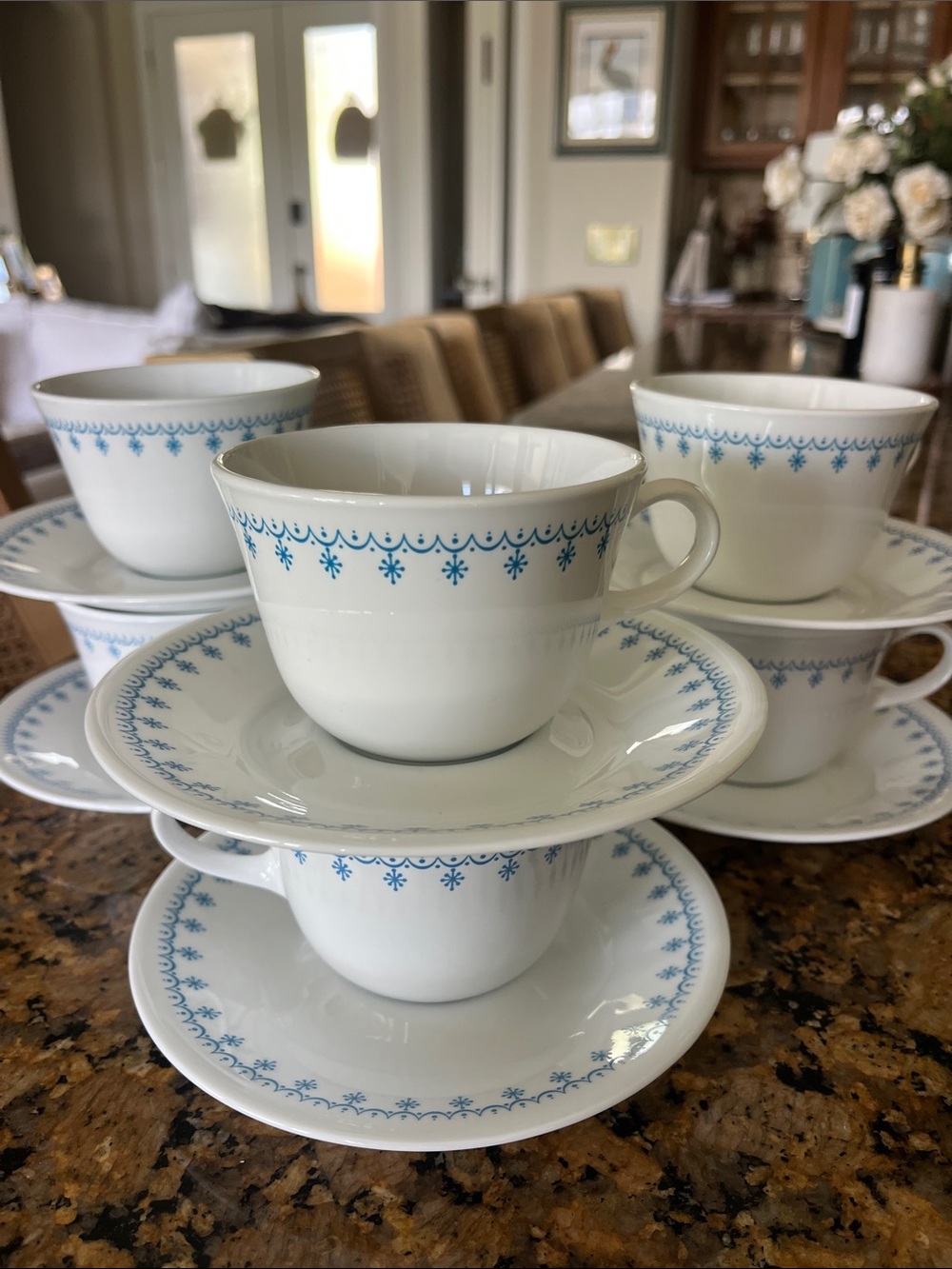 Vintage EUC Corelle by Corning set of 6 SNOWFLAKE garland cups & saucers